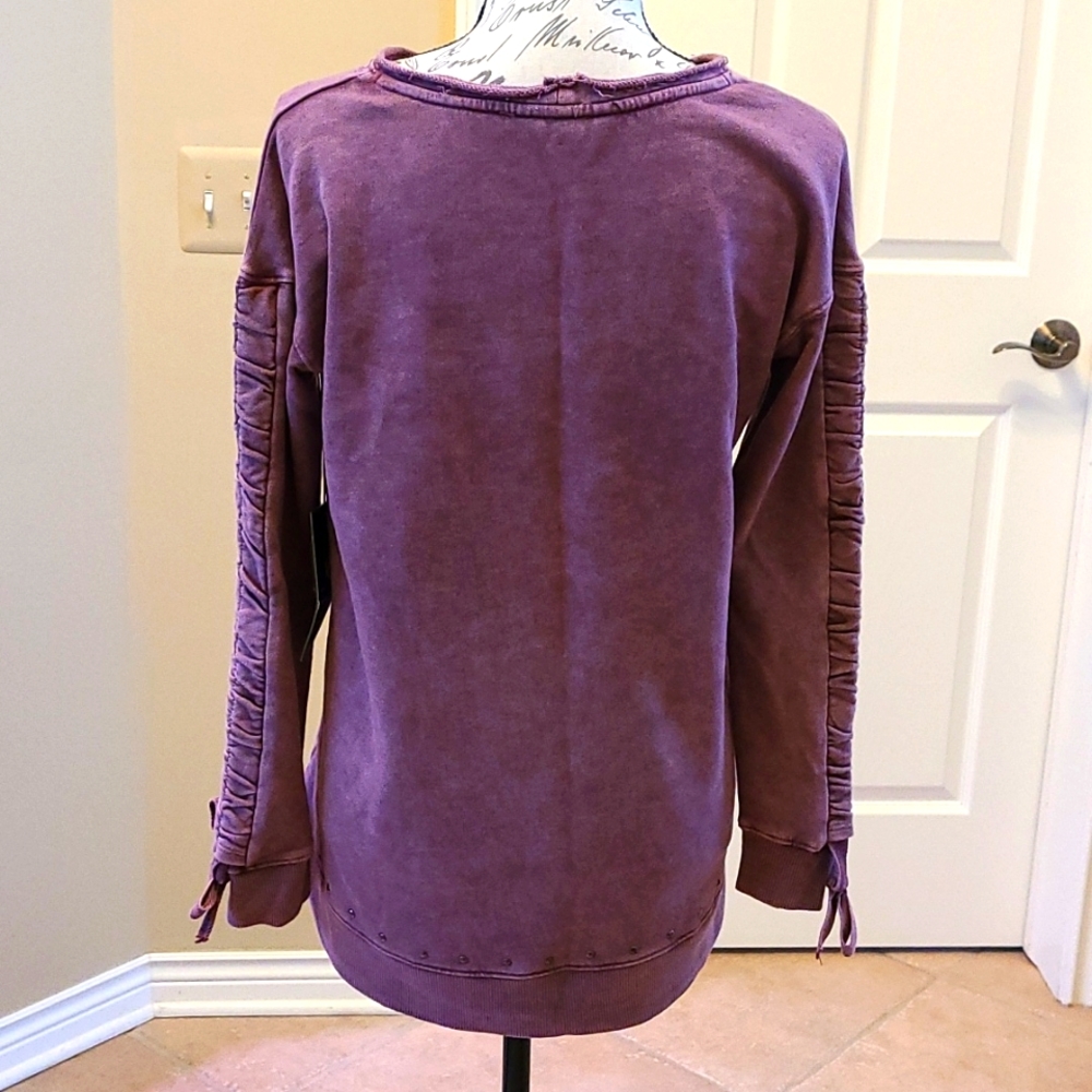Woman's Rock & Republic Sweatshirt Size Large - Picture 2 of 8